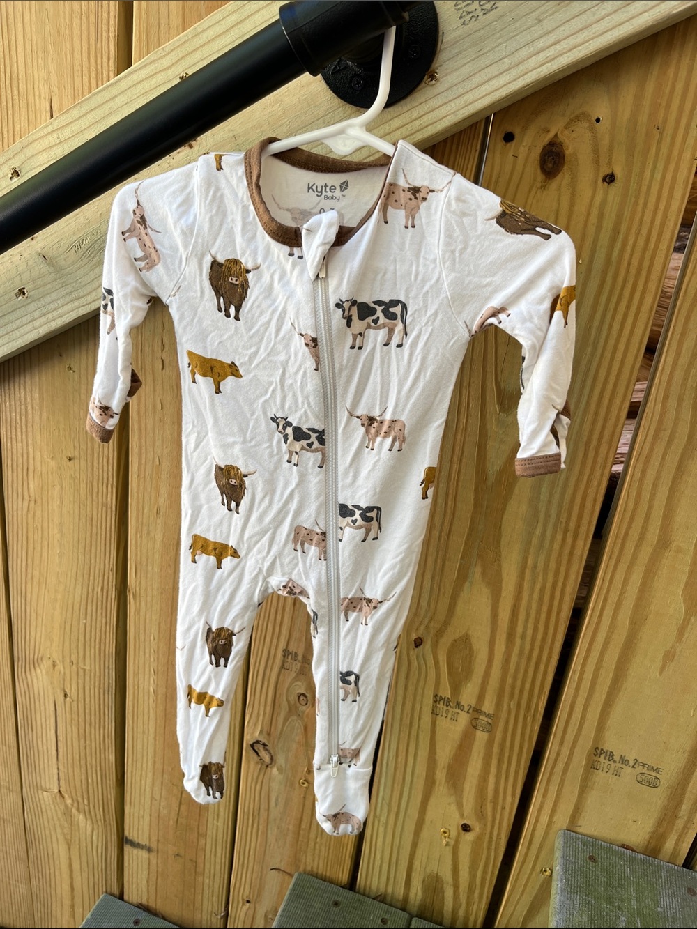 Kyte BABY White & Brown Farm Animal Zip Footie bamboo